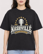 Mockup Boxy Heavyweight Tee Black female close-up 03