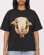 Mockup Boxy Heavyweight Tee Black female close-up 15