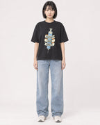 Mockup Boxy Heavyweight Tee Black female full-body 11