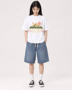 Mockup Boxy Heavyweight Tee White female full-body 01