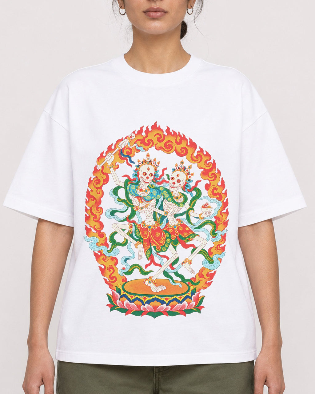 Mockup Boxy Heavyweight Tee White female close-up 17
