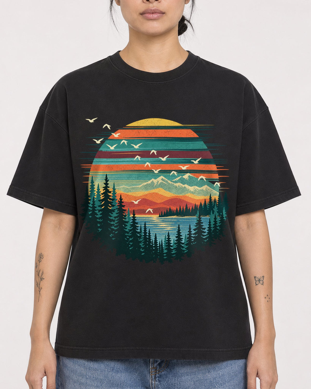 Mockup Boxy Heavyweight Tee Black female close-up 12