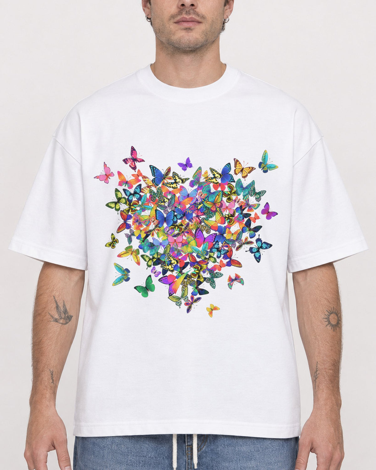 Mockup Boxy Heavyweight Tee White male close-up 48