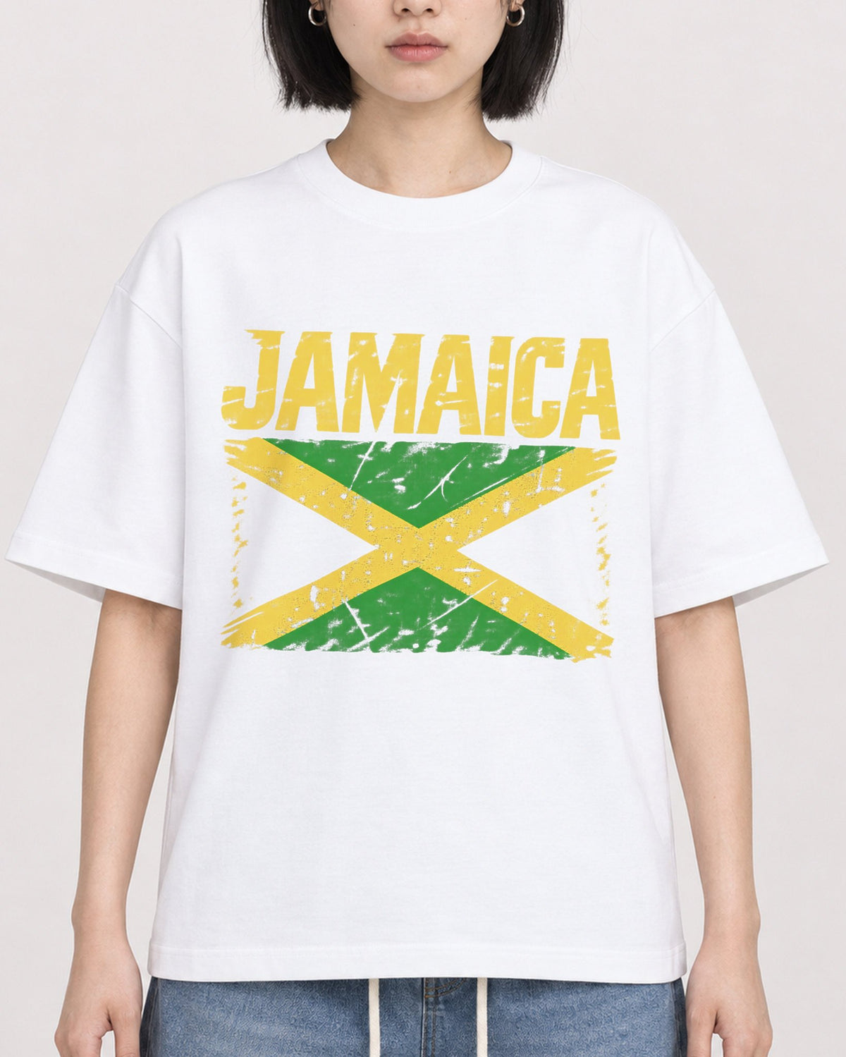 Mockup Boxy Heavyweight Tee White female close-up 11