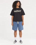 Mockup Boxy Heavyweight Tee Black female full-body 05