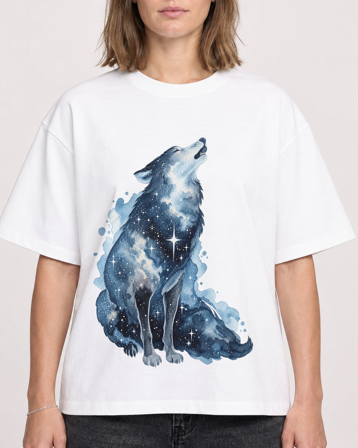Mockup Boxy Heavyweight Tee White female close-up 38
