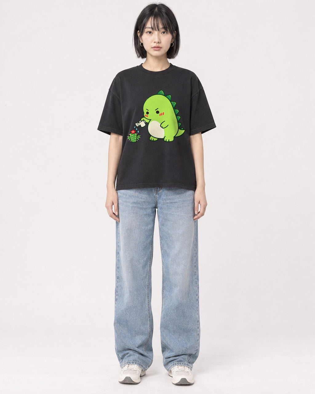 Mockup Boxy Heavyweight Tee Black female full-body 11