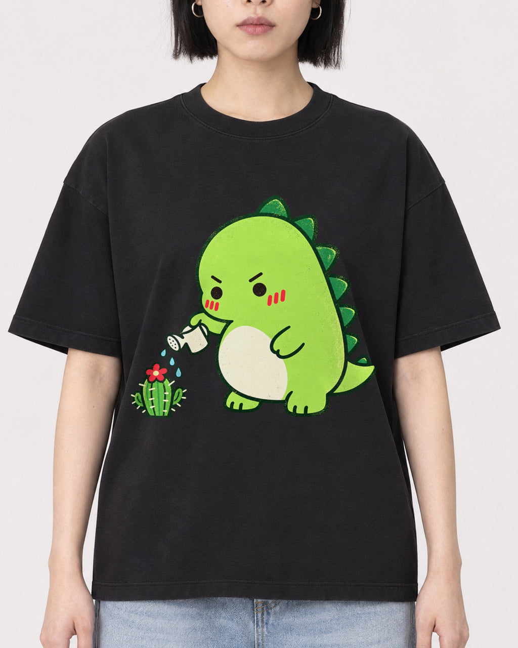 Mockup Boxy Heavyweight Tee Black female close-up 11