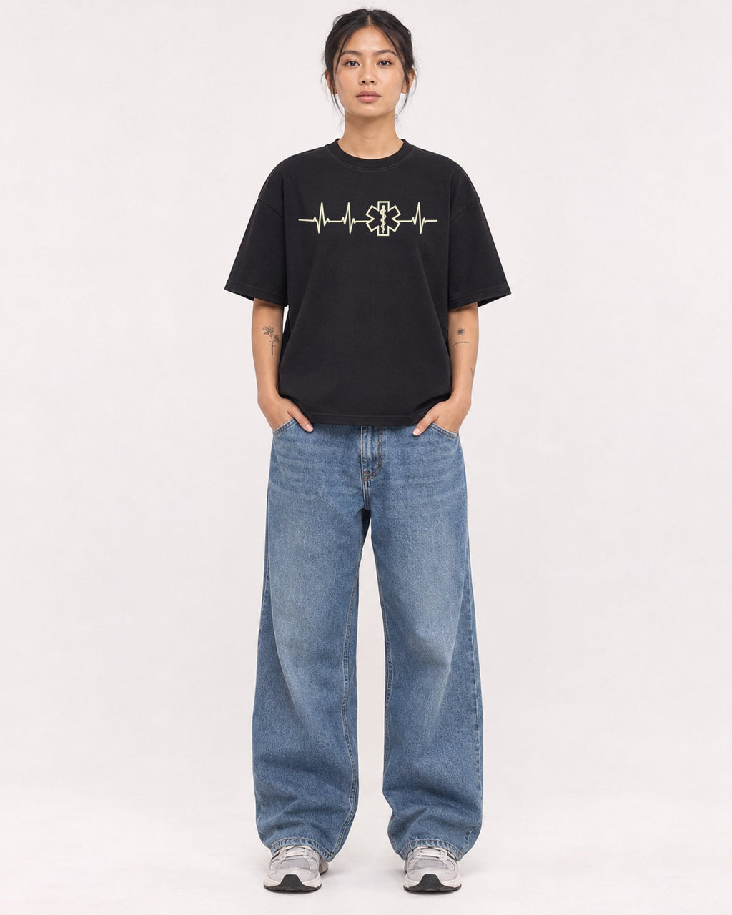 Mockup Boxy Heavyweight Tee Black female full-body 12