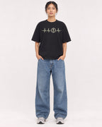 Mockup Boxy Heavyweight Tee Black female full-body 12