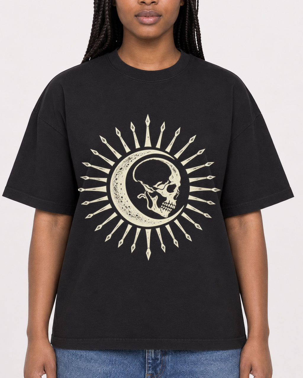 Mockup Boxy Heavyweight Tee Black female close-up 04