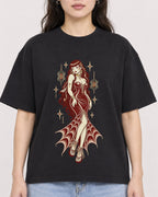 Mockup Boxy Heavyweight Tee Black female close-up 03