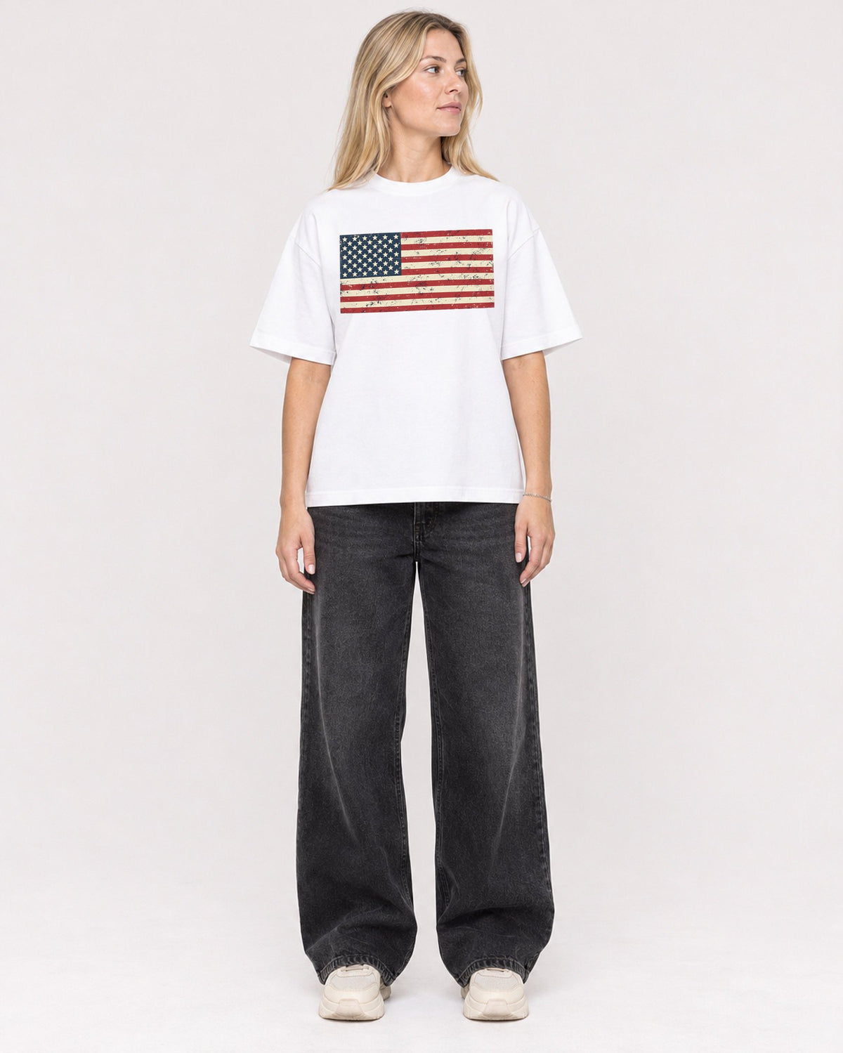 Mockup Boxy Heavyweight Tee White female full-body 08