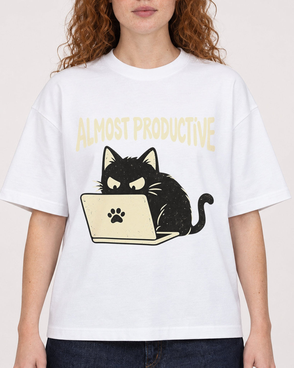 Mockup Boxy Heavyweight Tee White female close-up 09