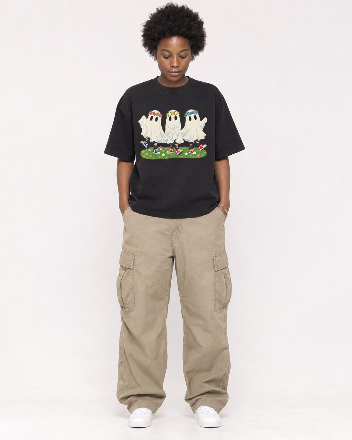 Mockup Boxy Heavyweight Tee Black female full-body 14