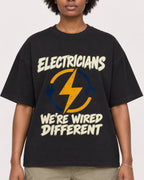 Mockup Boxy Heavyweight Tee Black female close-up 14