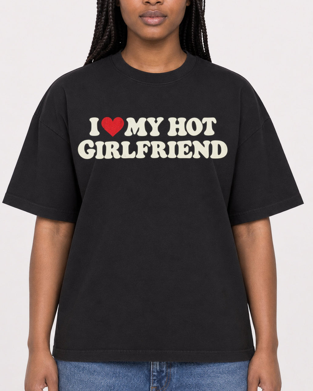 Mockup Boxy Heavyweight Tee Black female close-up 04