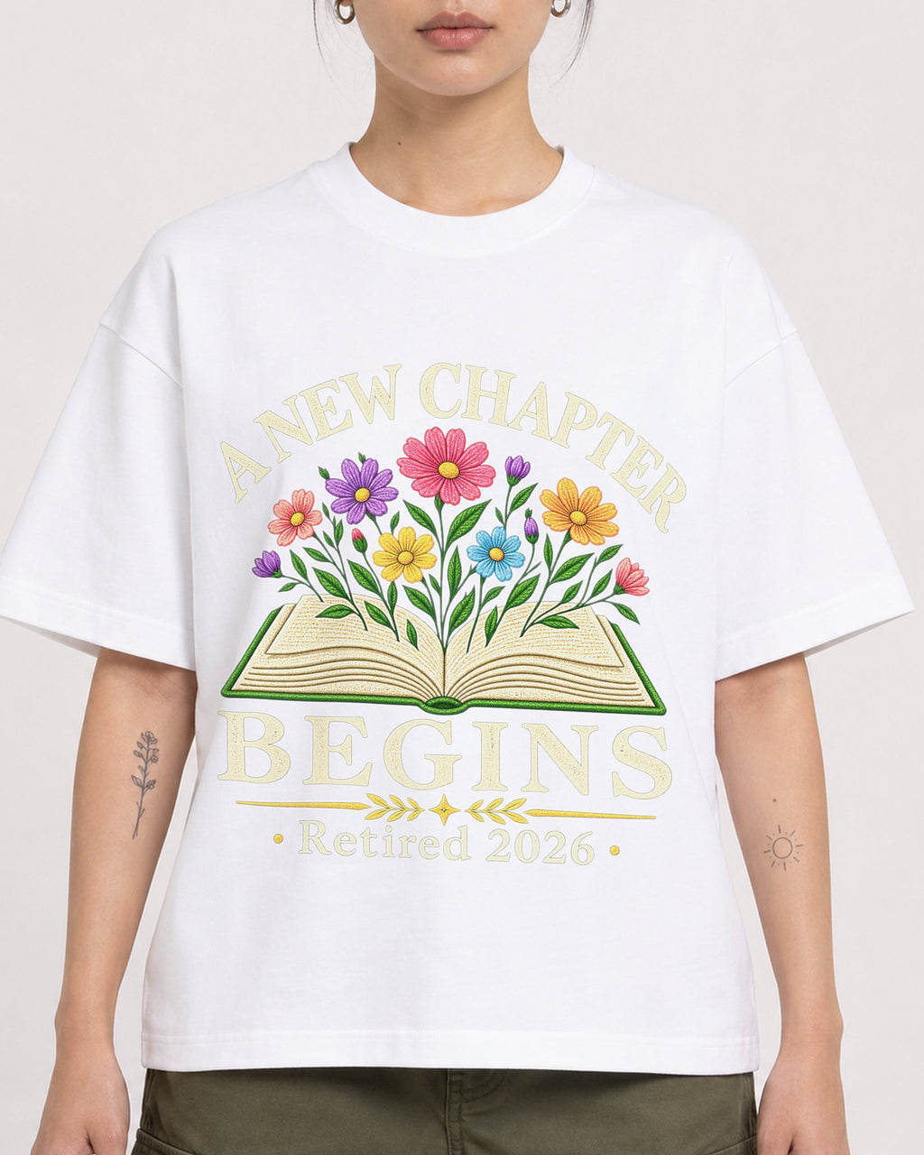 Mockup Boxy Heavyweight Tee White female close-up 12