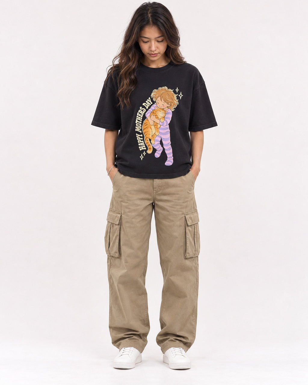 Mockup Boxy Heavyweight Tee Black female full-body 02