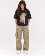 Mockup Boxy Heavyweight Tee Black female full-body 02