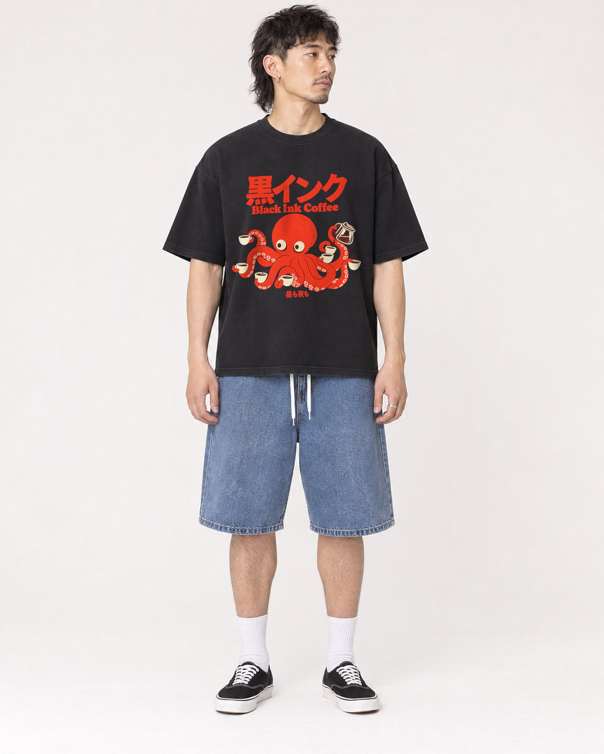 Mockup Boxy Heavyweight Tee Black male full-body 23