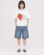 Mockup Boxy Heavyweight Tee White female full-body 11