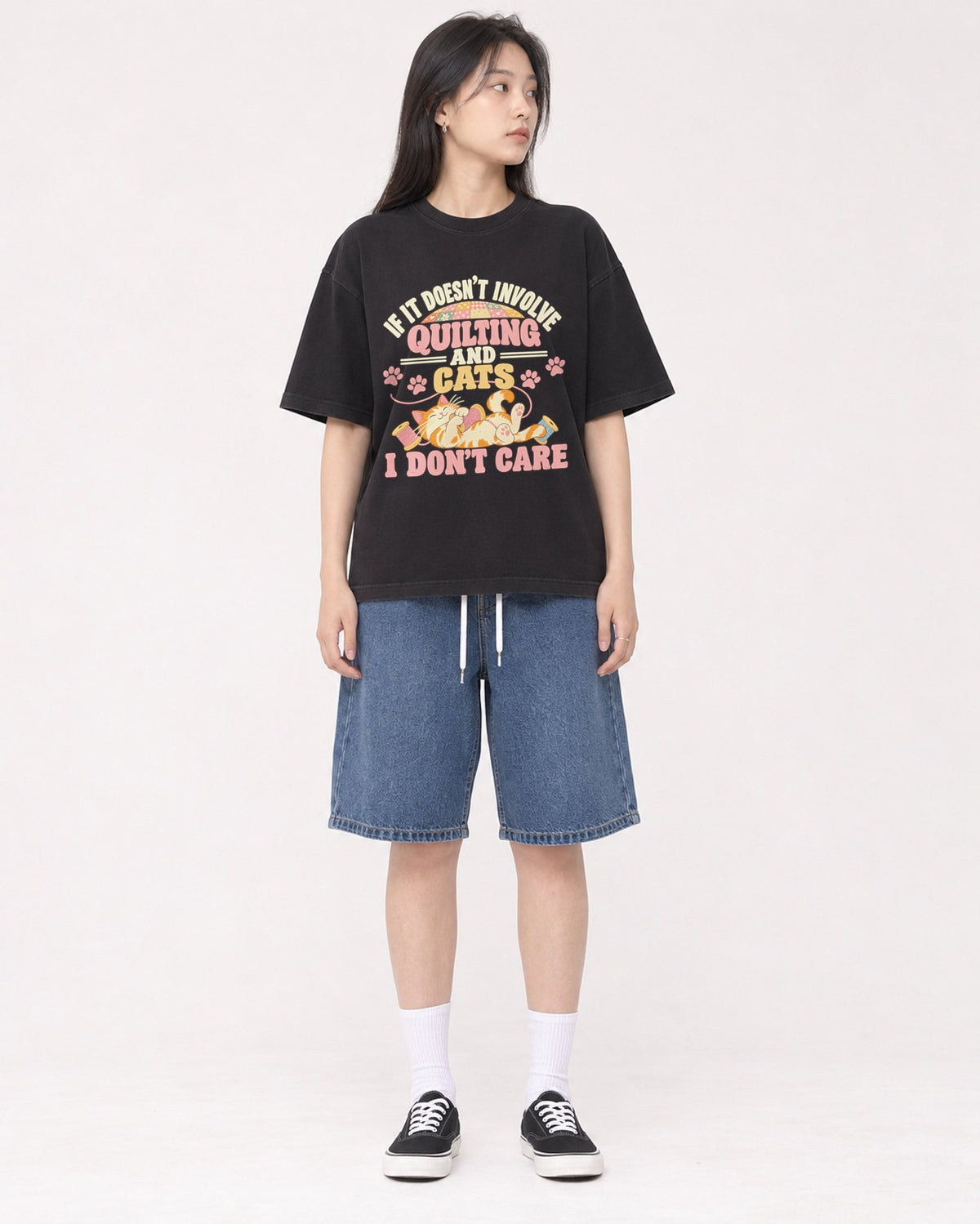 Mockup Boxy Heavyweight Tee Black female full-body 01