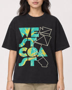 Mockup Boxy Heavyweight Tee Black female close-up 02