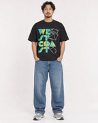 Mockup Boxy Heavyweight Tee Black male full-body 02