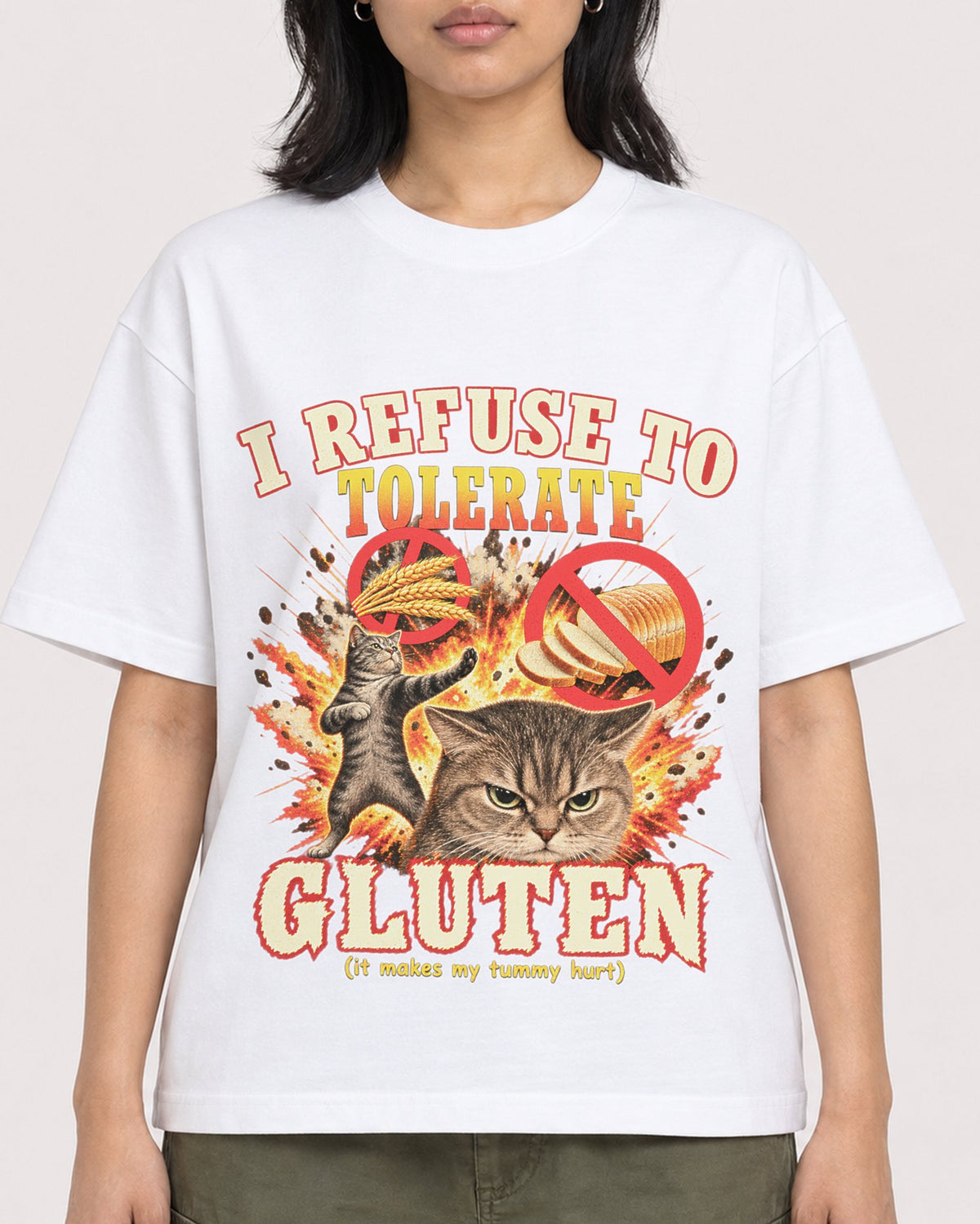 Mockup Boxy Heavyweight Tee White female close-up 22