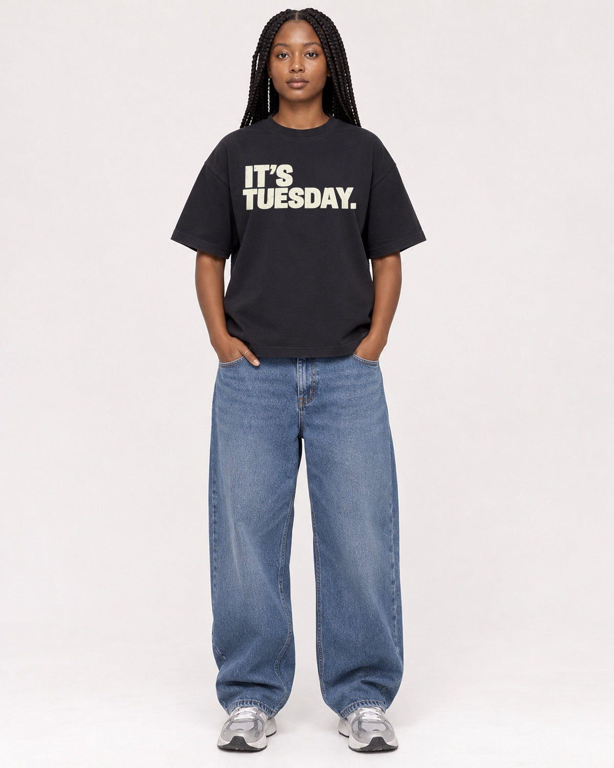Mockup Boxy Heavyweight Tee Black female full-body 04