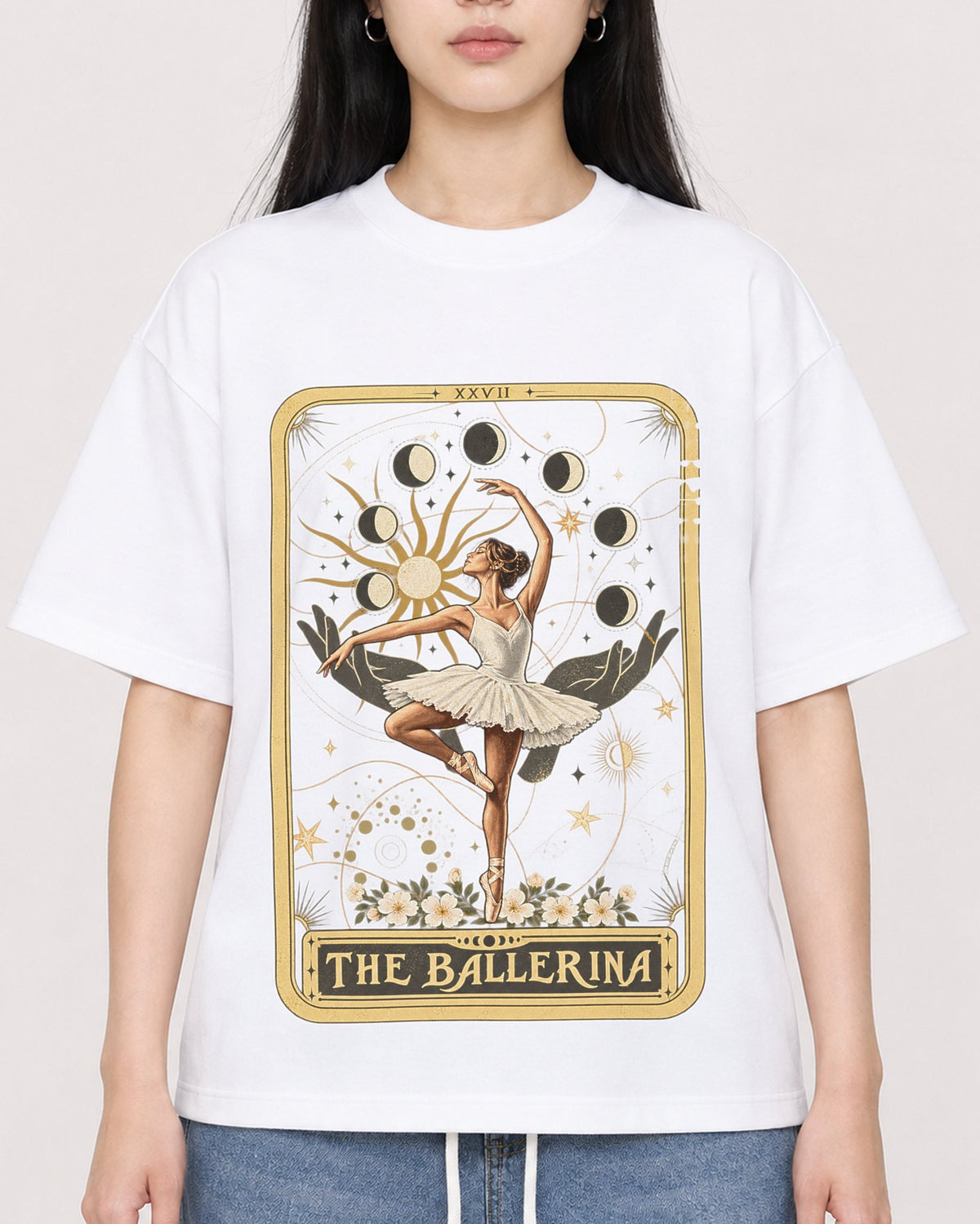 Mockup Boxy Heavyweight Tee White female close-up 01