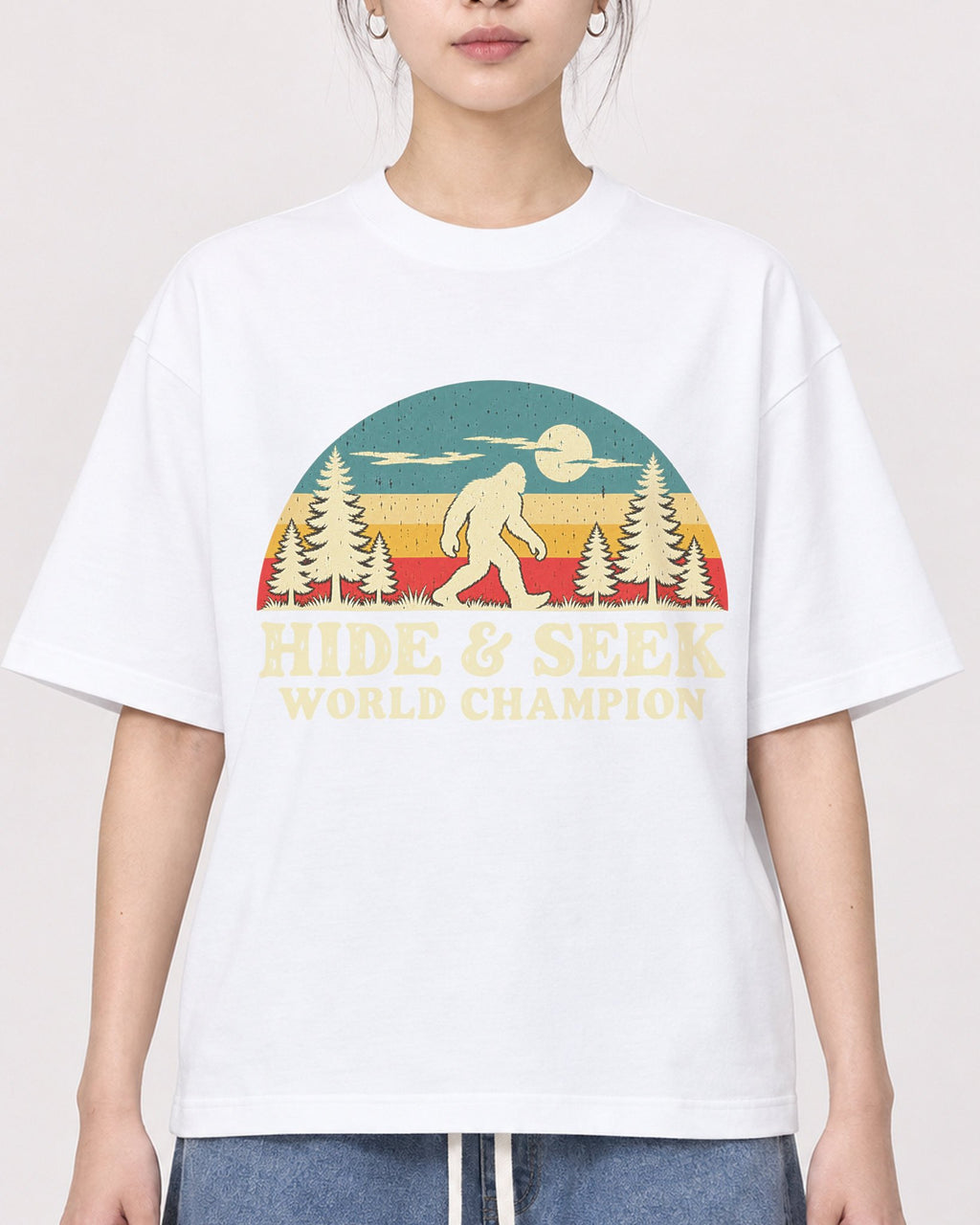 Mockup Boxy Heavyweight Tee White female close-up 41