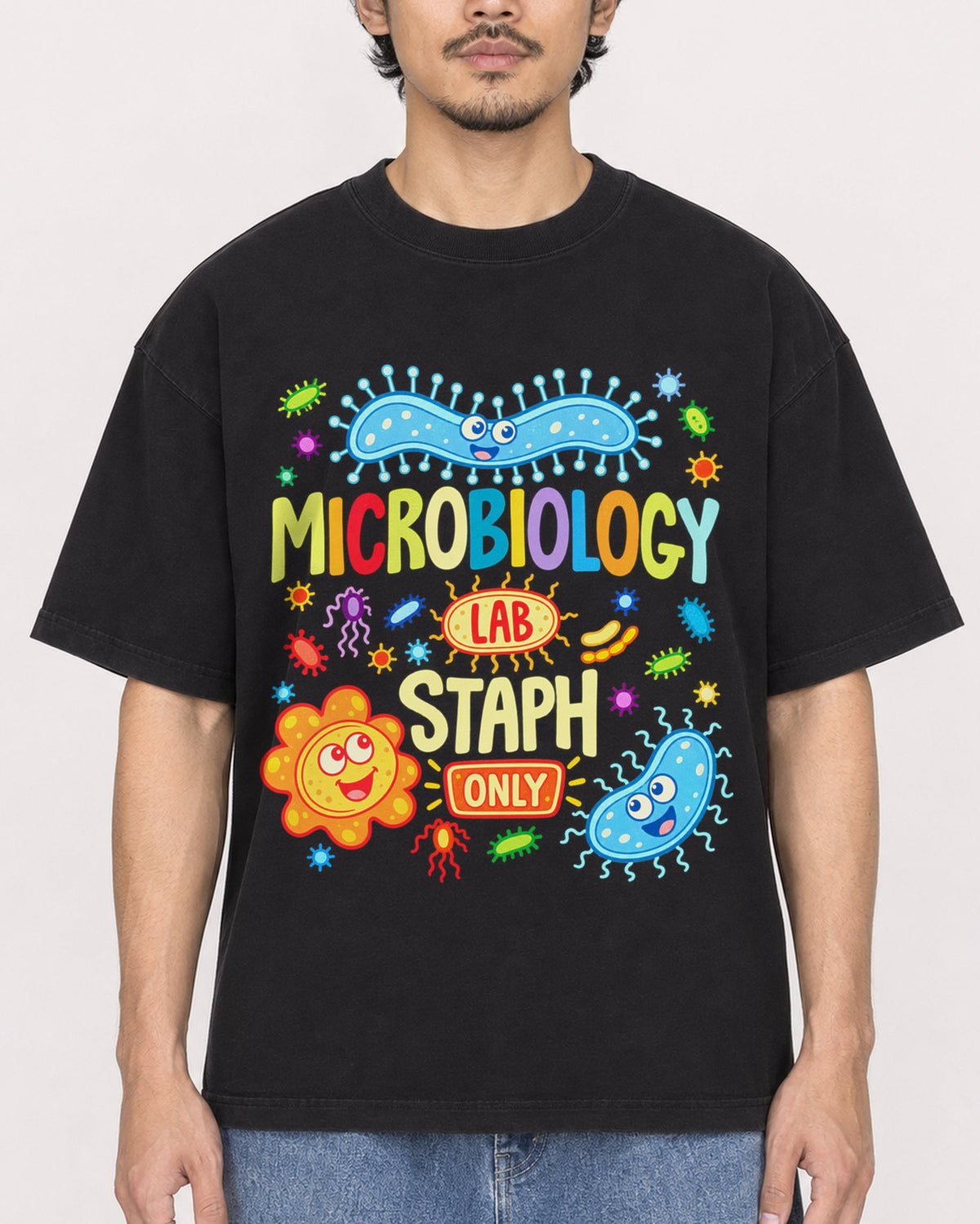 Mockup Boxy Heavyweight Tee Black male close-up 02