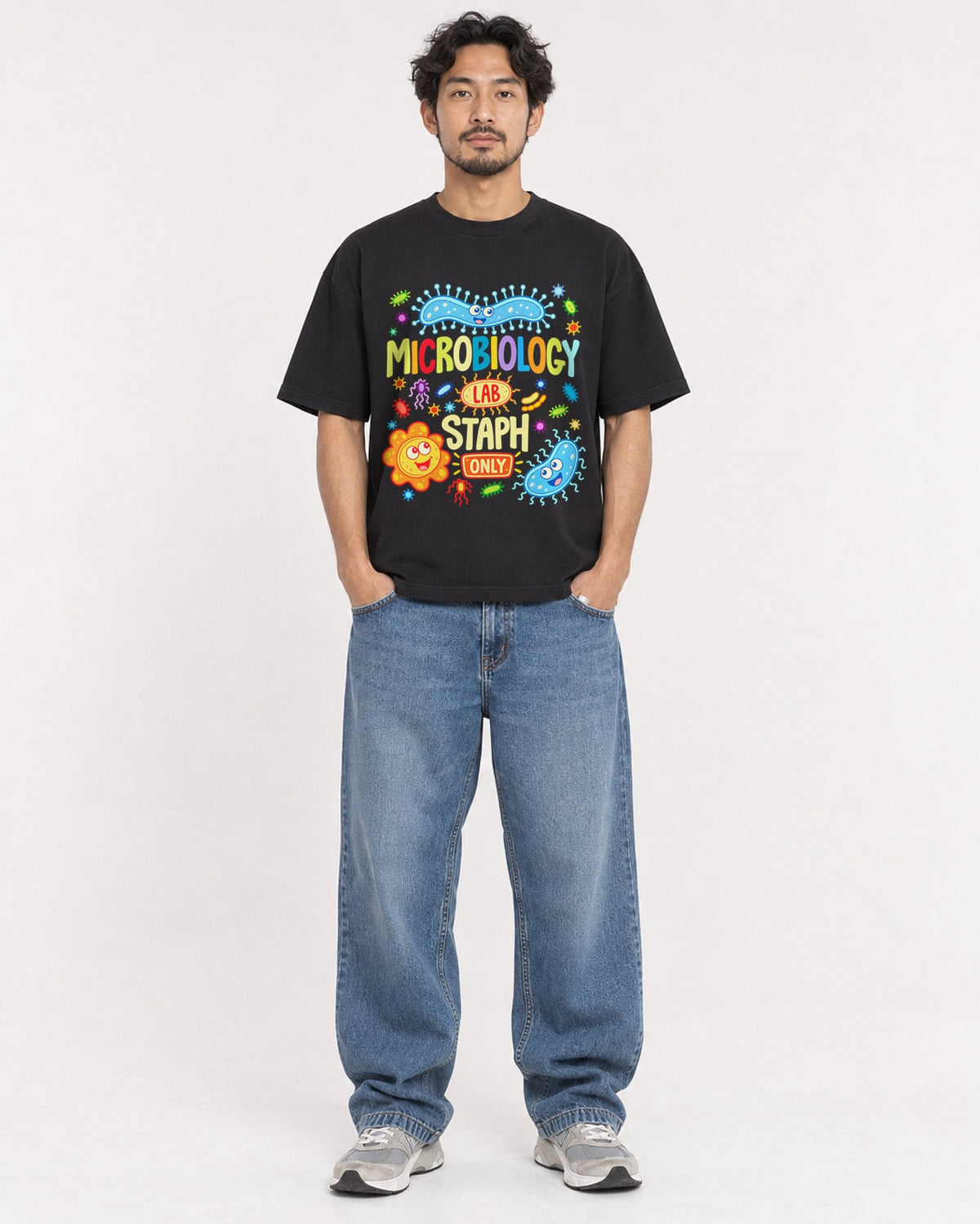 Mockup Boxy Heavyweight Tee Black male full-body 02
