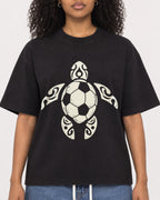 Mockup Boxy Heavyweight Tee Black female close-up 05