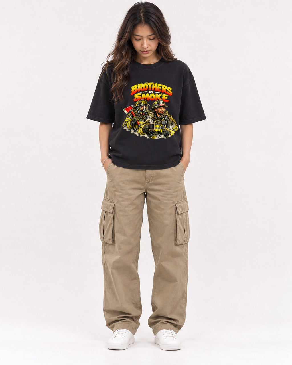 Mockup Boxy Heavyweight Tee Black female full-body 02