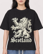 Mockup Boxy Heavyweight Tee Black female close-up 13