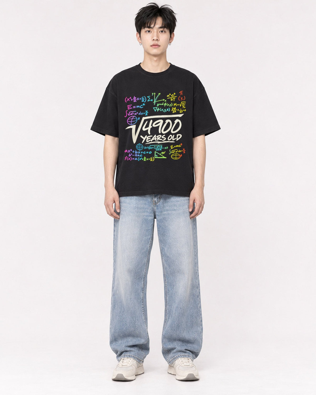 Mockup Boxy Heavyweight Tee Black male full-body 01