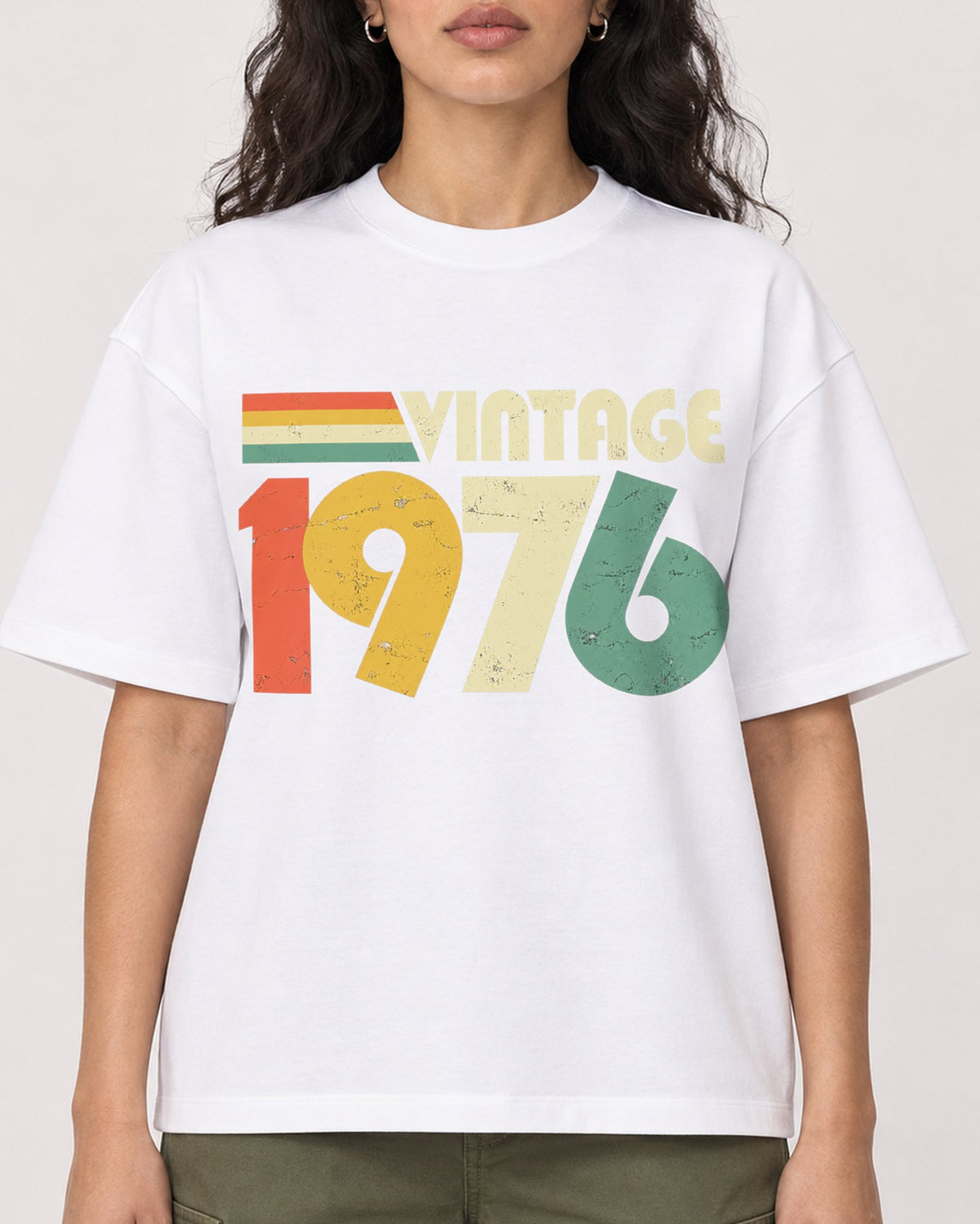 Mockup Boxy Heavyweight Tee White female close-up 07