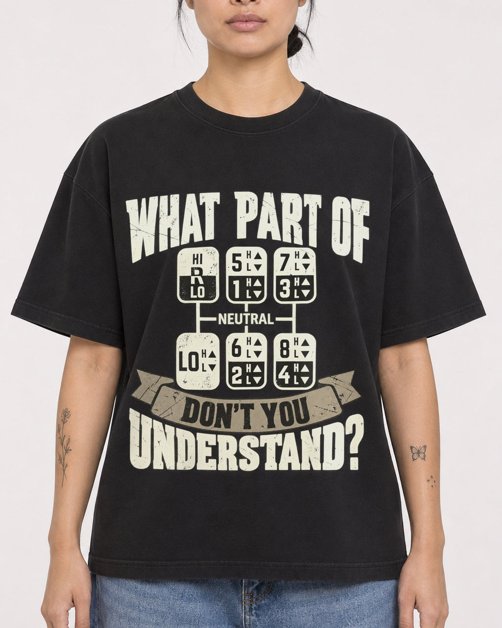 Mockup Boxy Heavyweight Tee Black female close-up 12