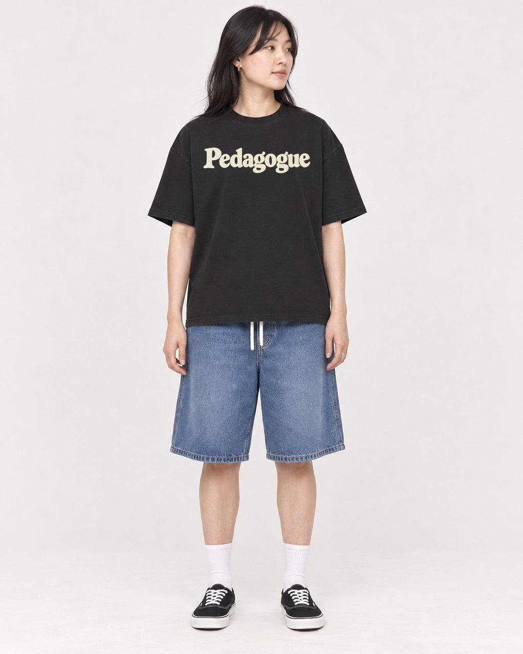 Mockup Boxy Heavyweight Tee Black female full-body 13