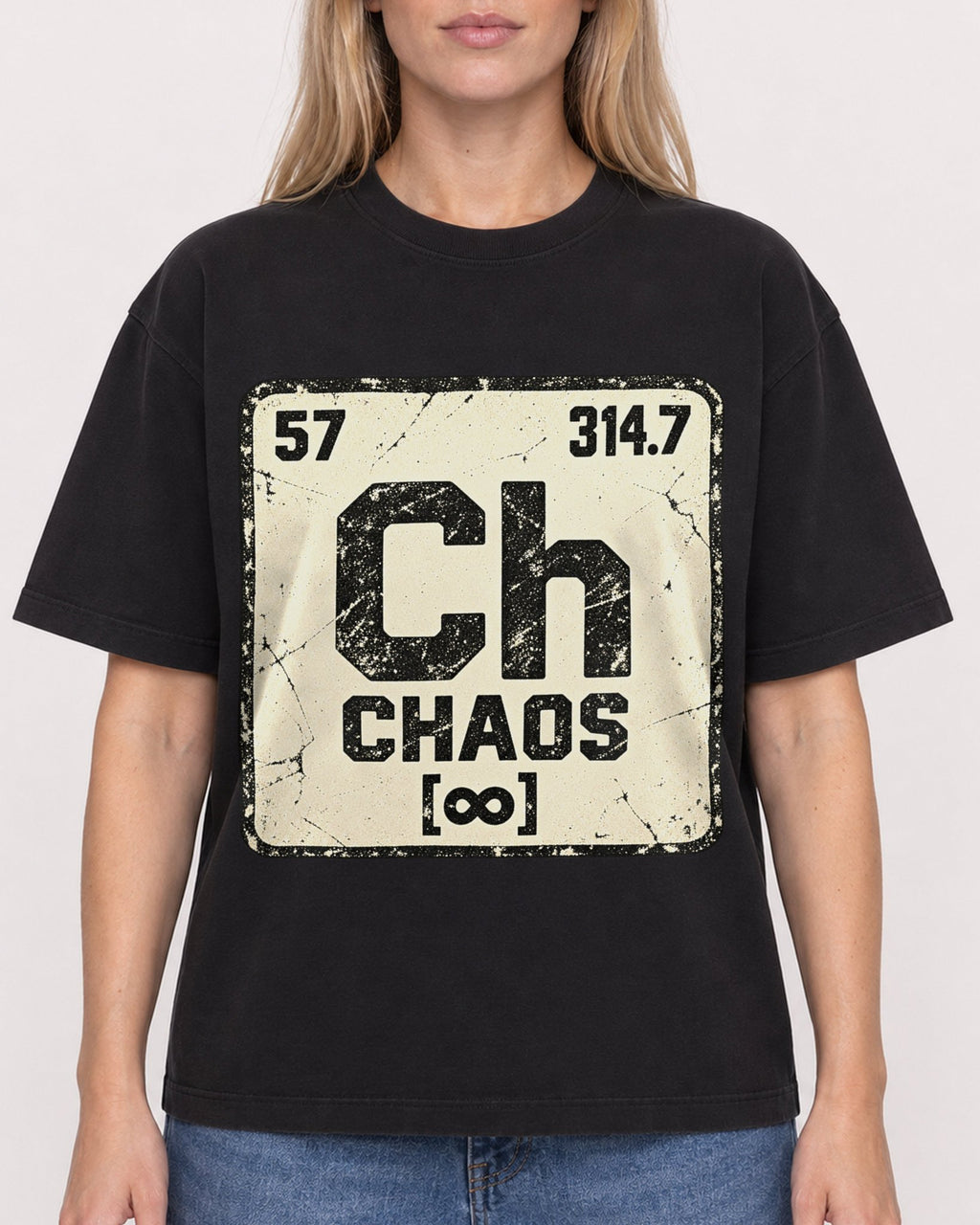 Mockup Boxy Heavyweight Tee Black female close-up 08