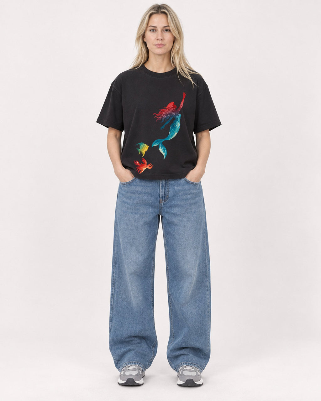 Mockup Boxy Heavyweight Tee Black female full-body 08