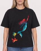 Mockup Boxy Heavyweight Tee Black female close-up 08