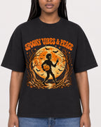 Mockup Boxy Heavyweight Tee Black female close-up 04