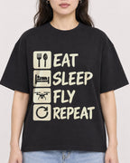 Mockup Boxy Heavyweight Tee Black female close-up 03