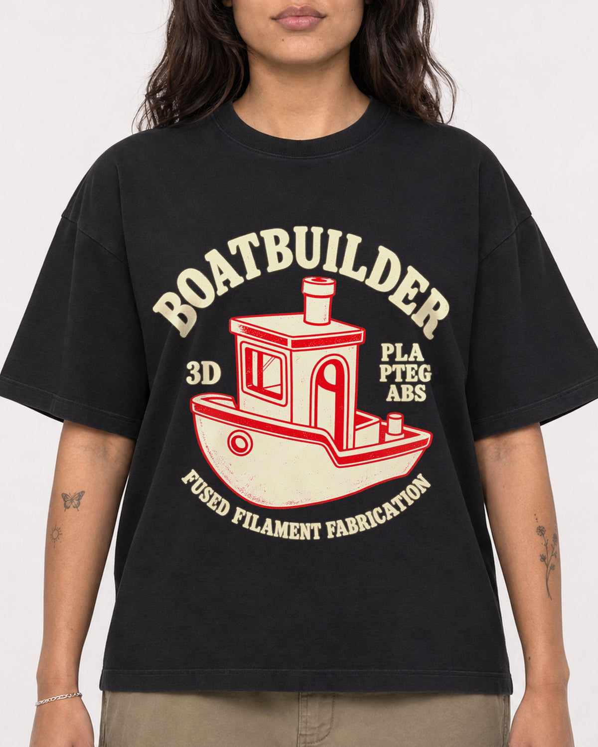 Mockup Boxy Heavyweight Tee Black female close-up 06