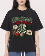 Mockup Boxy Heavyweight Tee Black female close-up 01