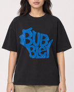 Mockup Boxy Heavyweight Tee Black female close-up 02